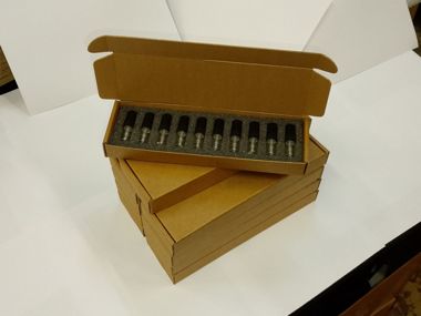 Картонные коробки с ложементом под атомайзеры