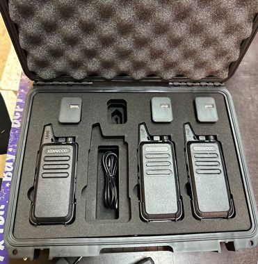 Ложемент в кейс для 4 комплектов раций Kenwood. EVA.
