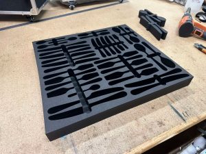 Ложемент для столовых приборов в бизнес-джет